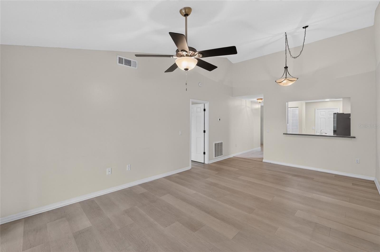 MAGNOLIA GARDEN VILLAS OR 1412/521 - Residential