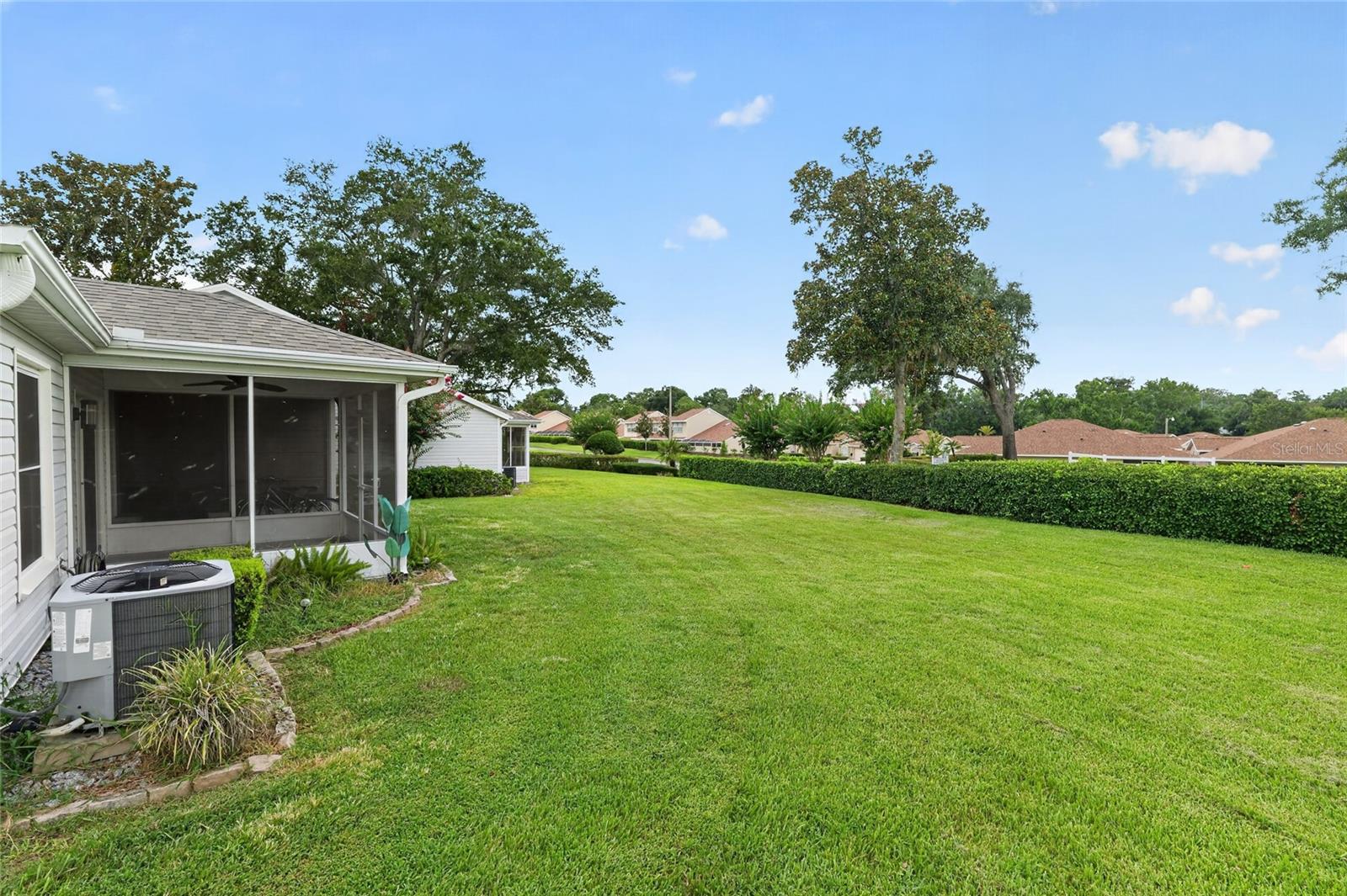 MAGNOLIA GARDEN VILLAS OR 1412/521 - Residential