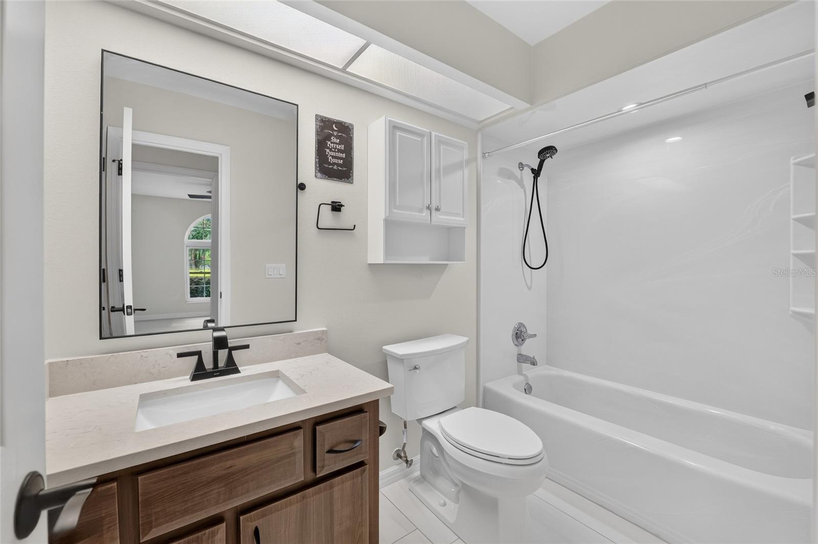 MAGNOLIA GARDEN VILLAS OR 1412/521 - Residential