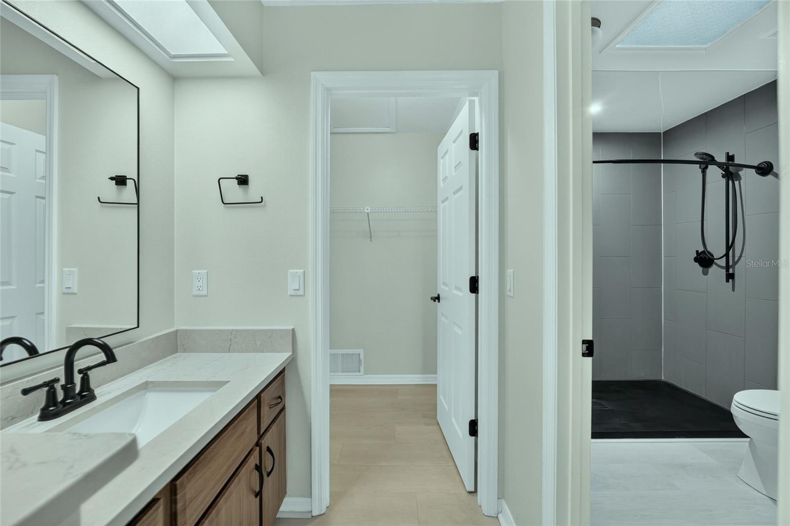 MAGNOLIA GARDEN VILLAS OR 1412/521 - Residential