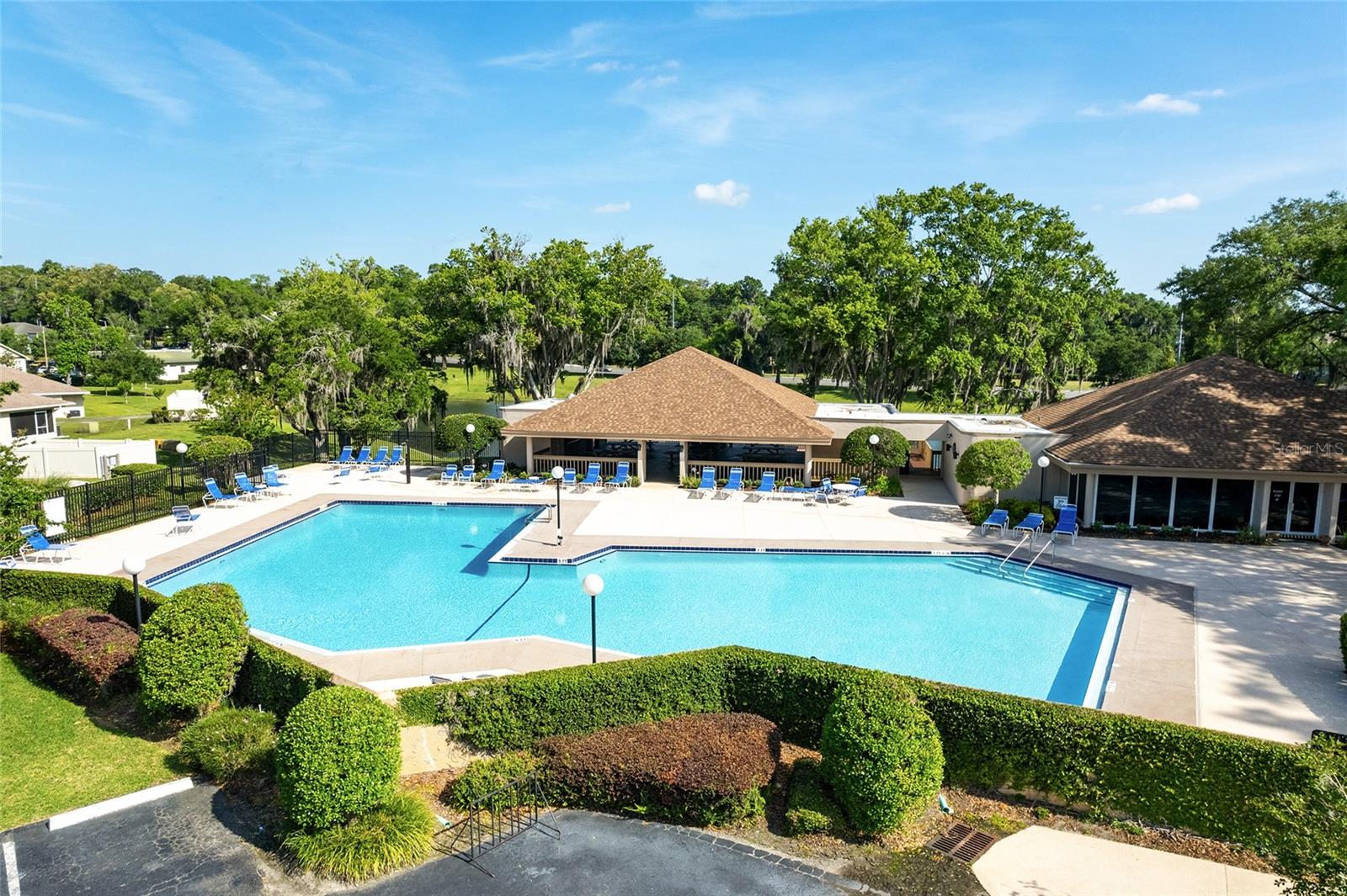 MAGNOLIA GARDEN VILLAS OR 1412/521 - Residential