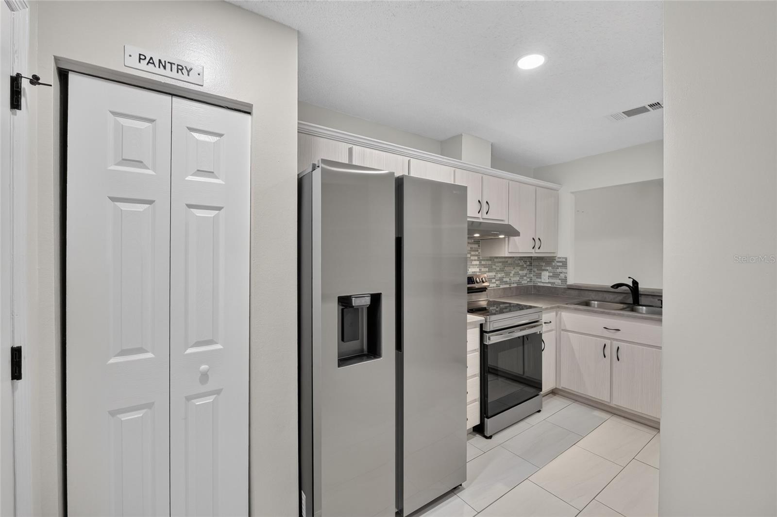 MAGNOLIA GARDEN VILLAS OR 1412/521 - Residential