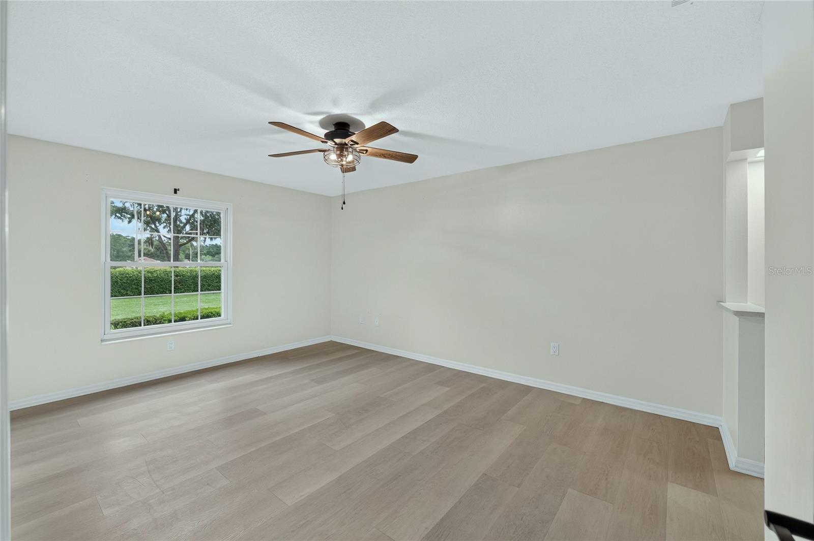 MAGNOLIA GARDEN VILLAS OR 1412/521 - Residential
