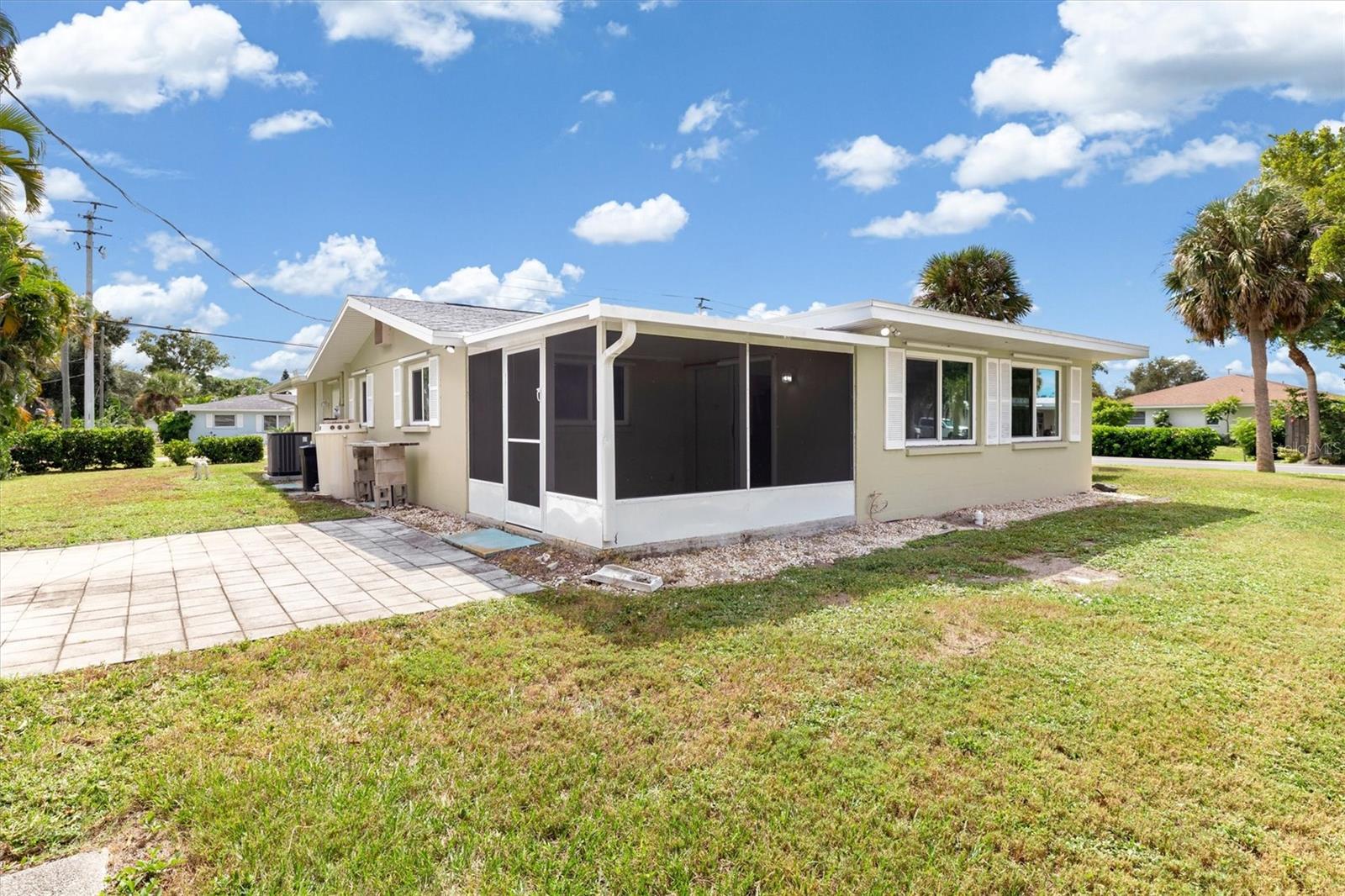 0981 - SOUTH VENICE UNIT 04 - Residential