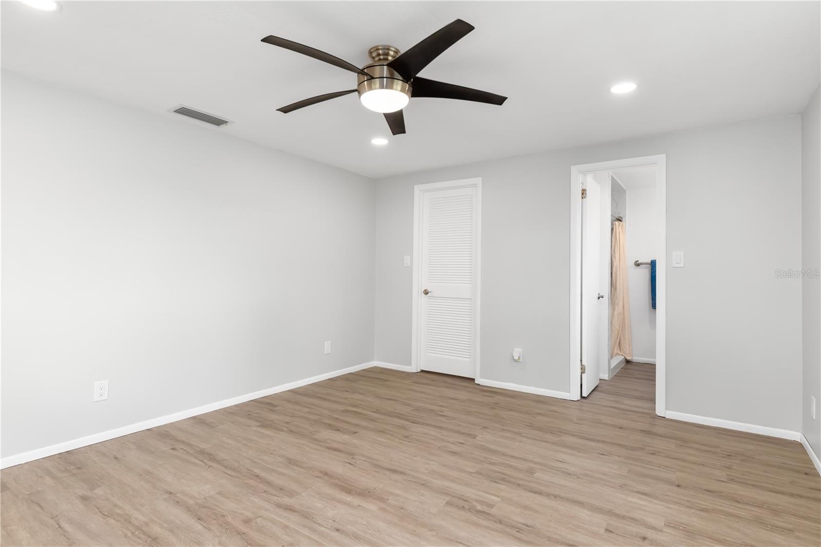 0981 - SOUTH VENICE UNIT 04 - Residential