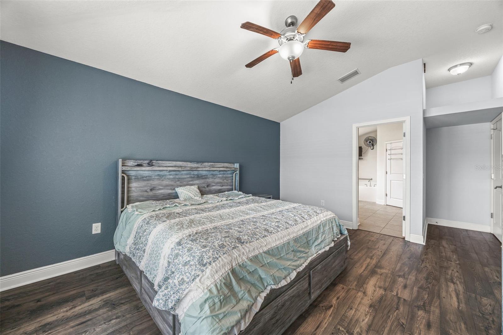 AYERSWORTH GLEN - Residential