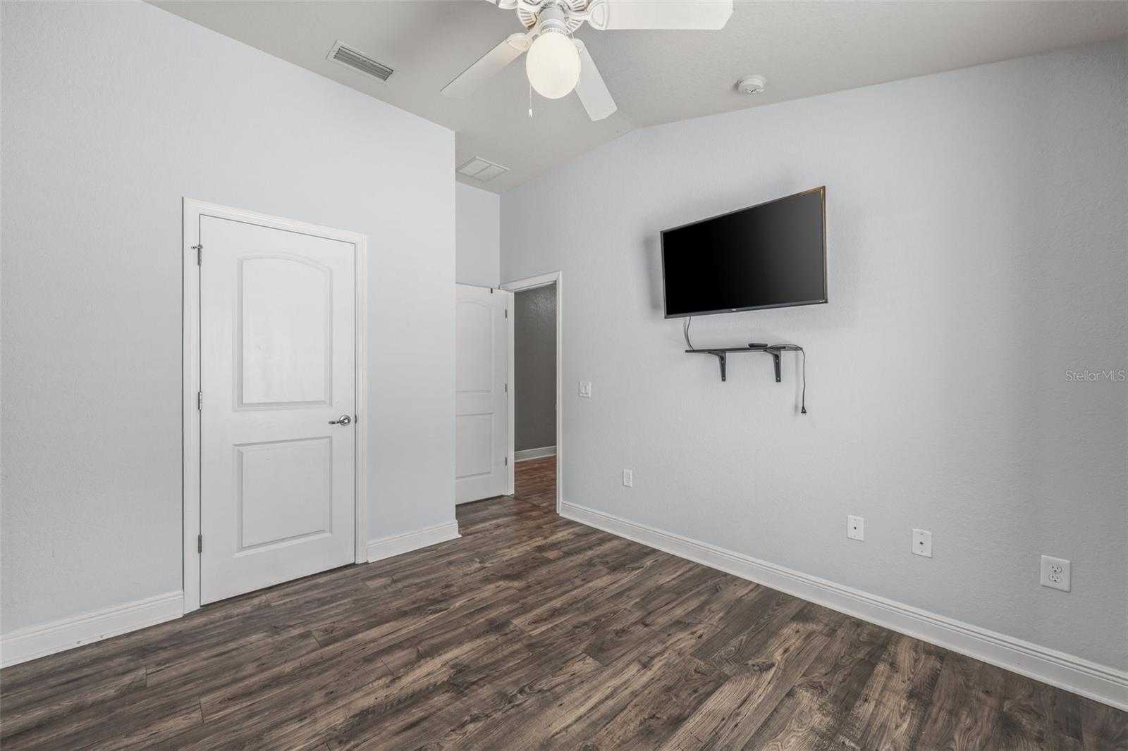 AYERSWORTH GLEN - Residential