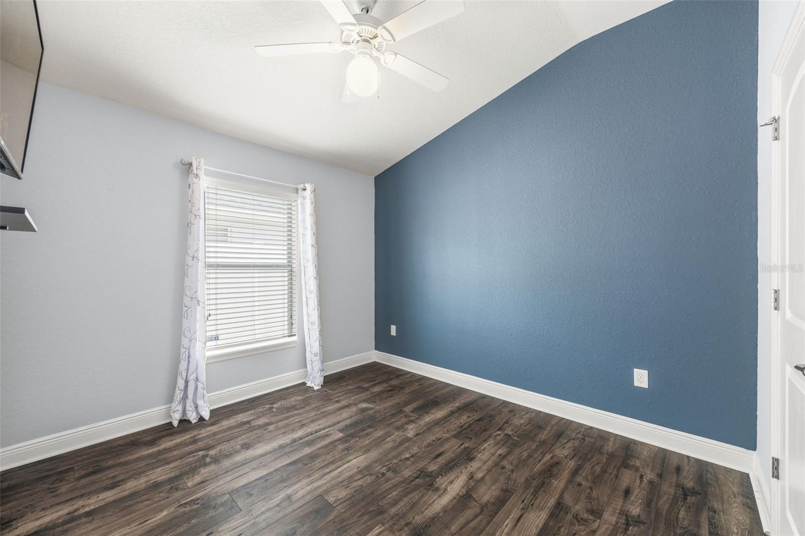 AYERSWORTH GLEN - Residential