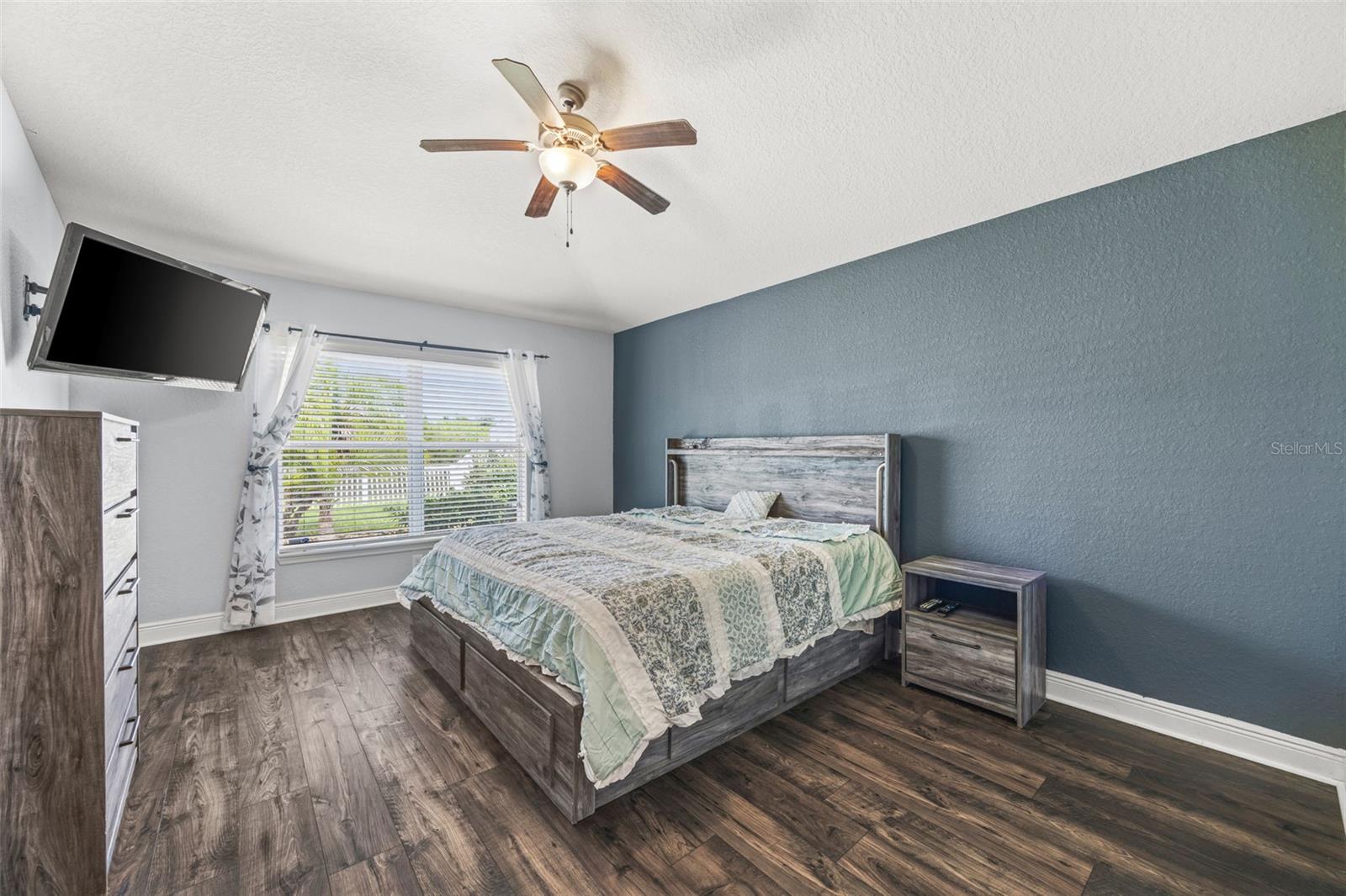 AYERSWORTH GLEN - Residential