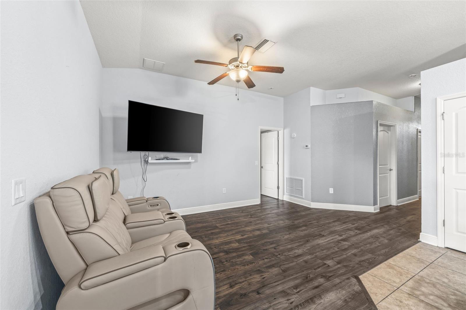 AYERSWORTH GLEN - Residential