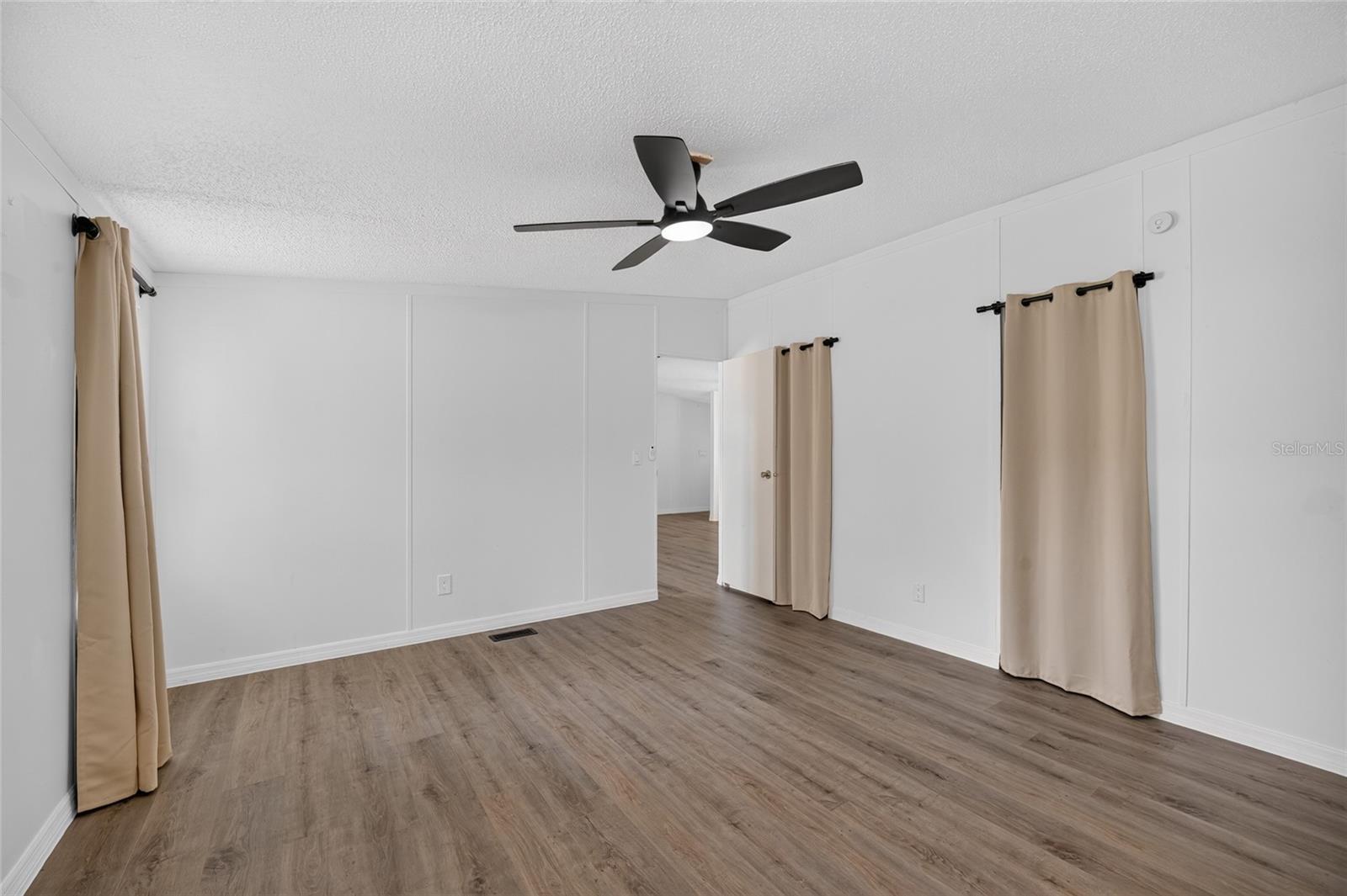 LAKE TROPICANA RANCHETTES - Residential