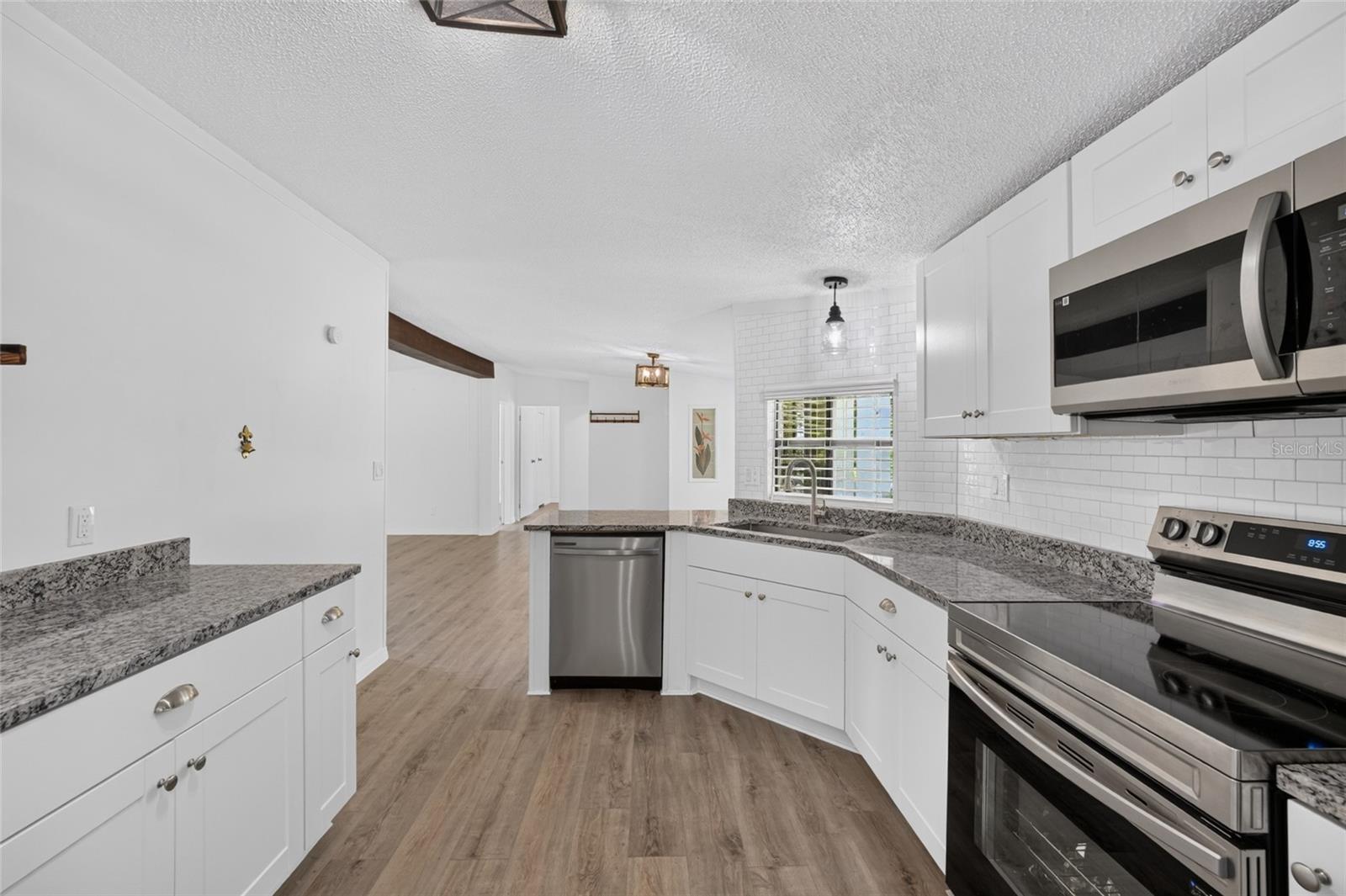 LAKE TROPICANA RANCHETTES - Residential