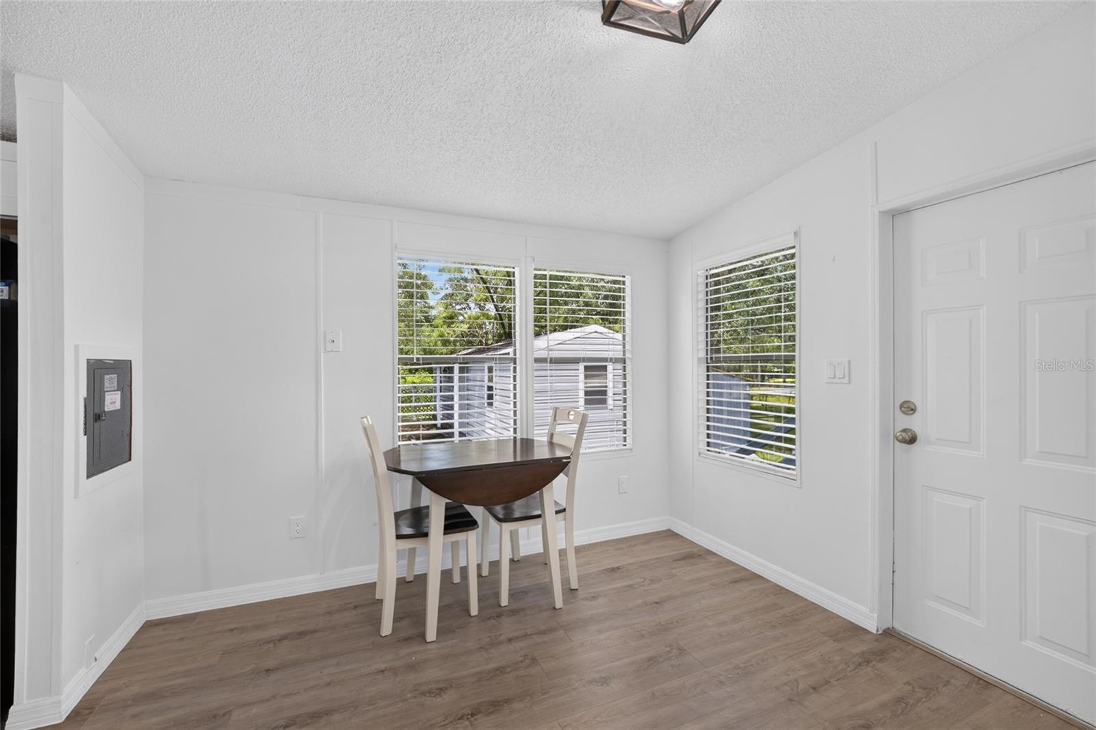LAKE TROPICANA RANCHETTES - Residential