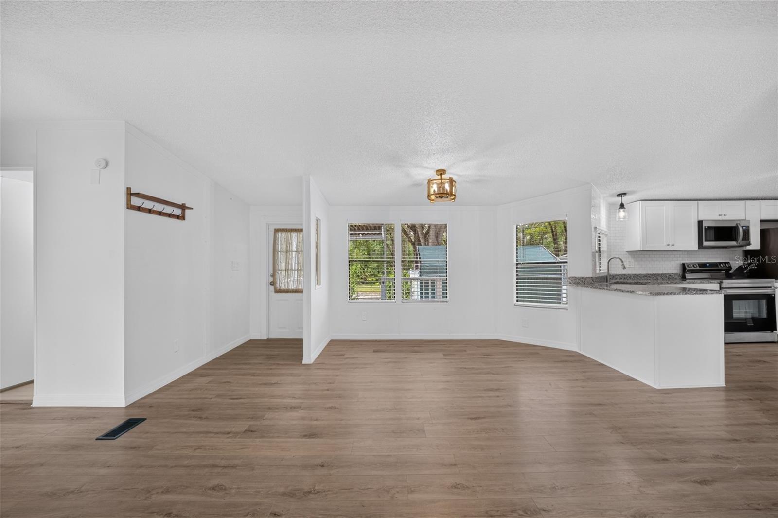 LAKE TROPICANA RANCHETTES - Residential