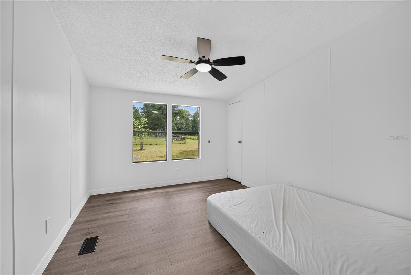 LAKE TROPICANA RANCHETTES - Residential
