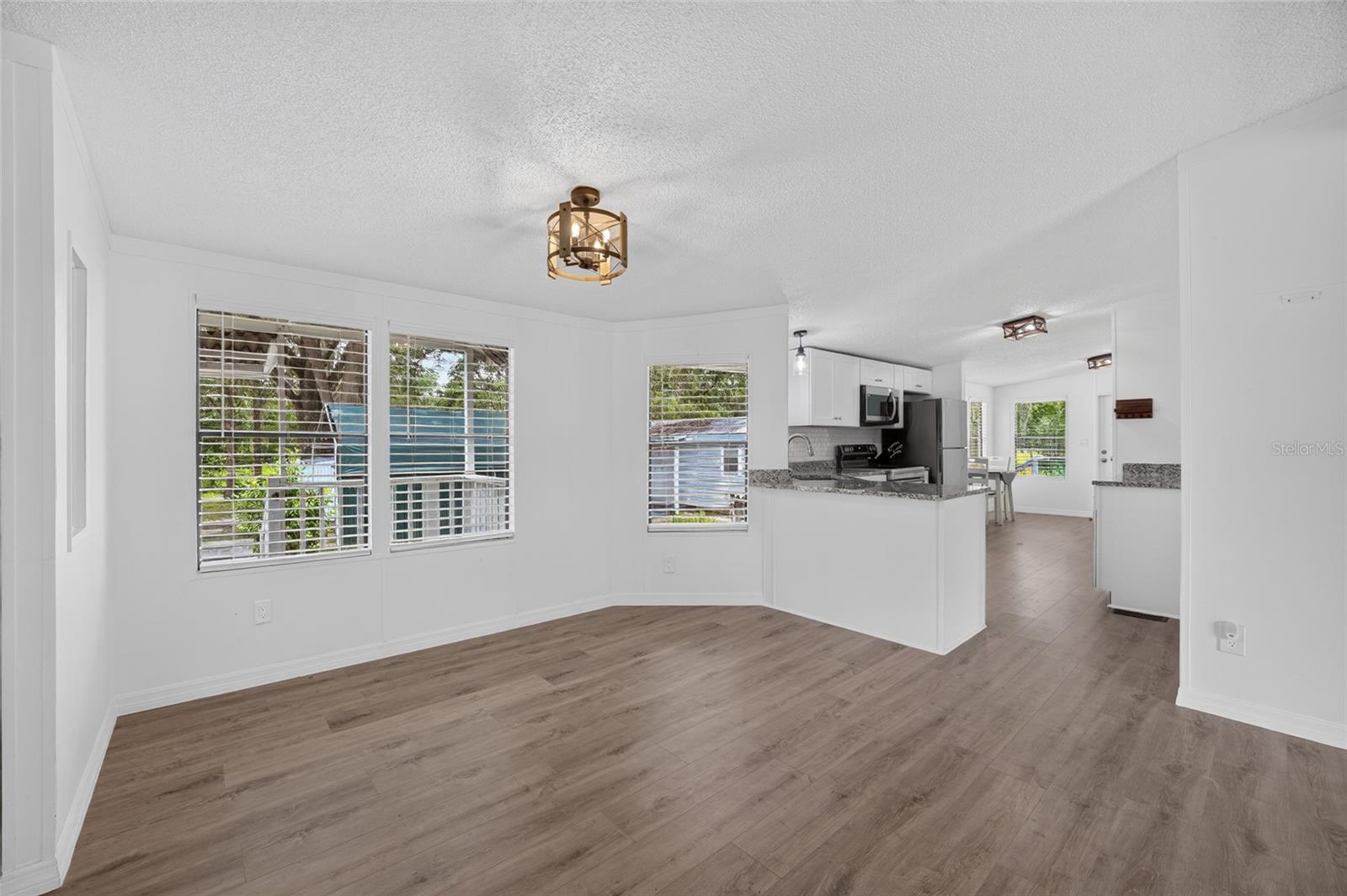 LAKE TROPICANA RANCHETTES - Residential