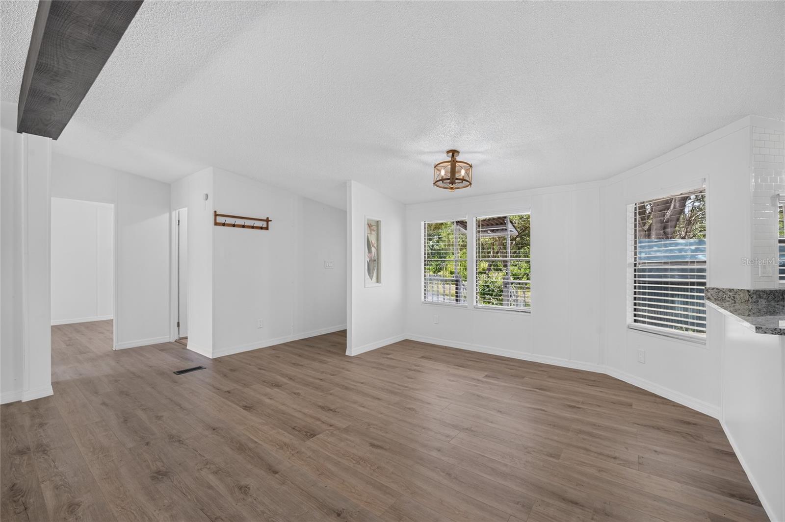 LAKE TROPICANA RANCHETTES - Residential