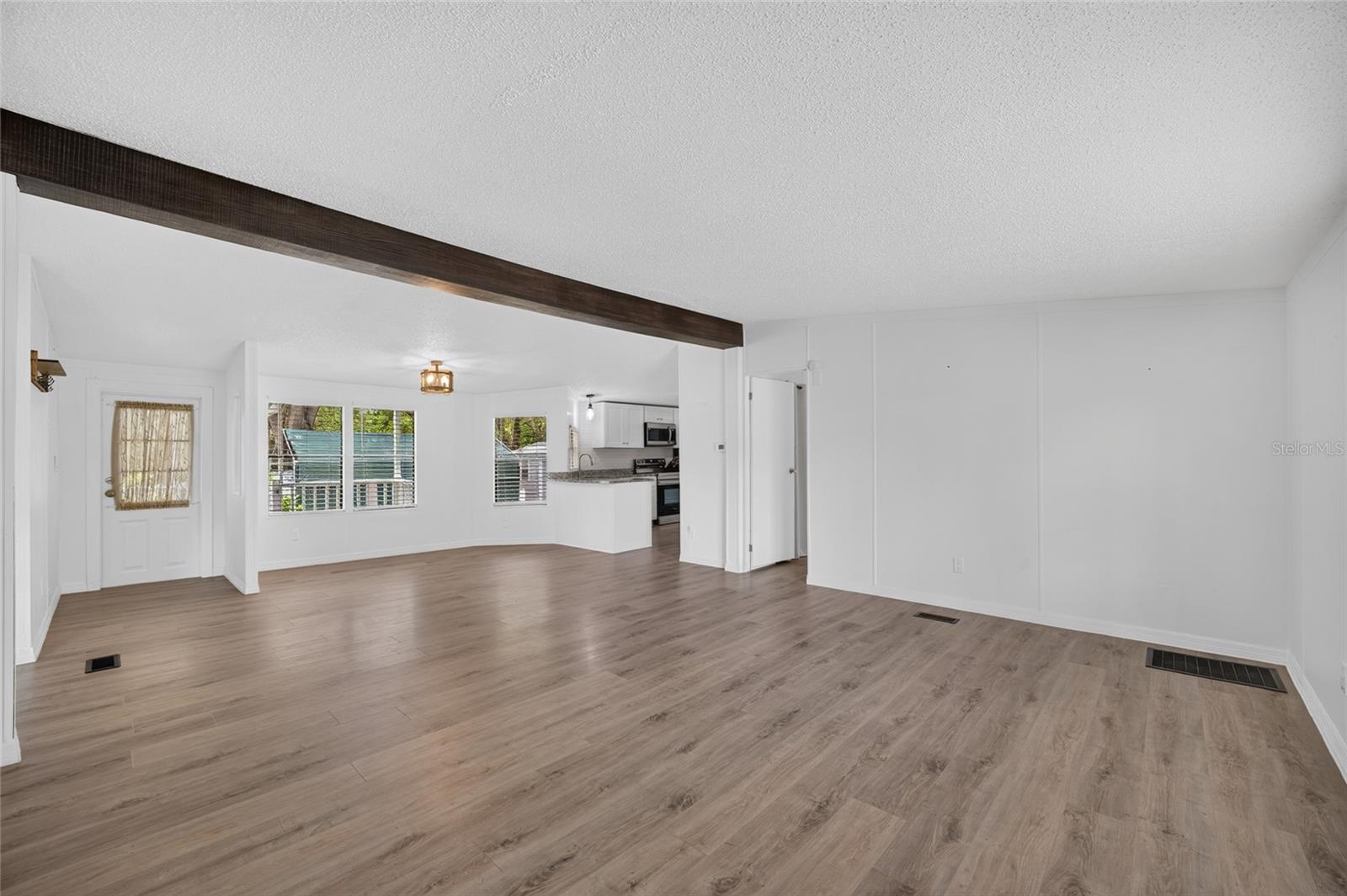 LAKE TROPICANA RANCHETTES - Residential
