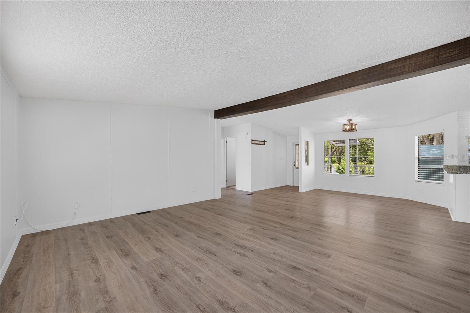 LAKE TROPICANA RANCHETTES - Residential