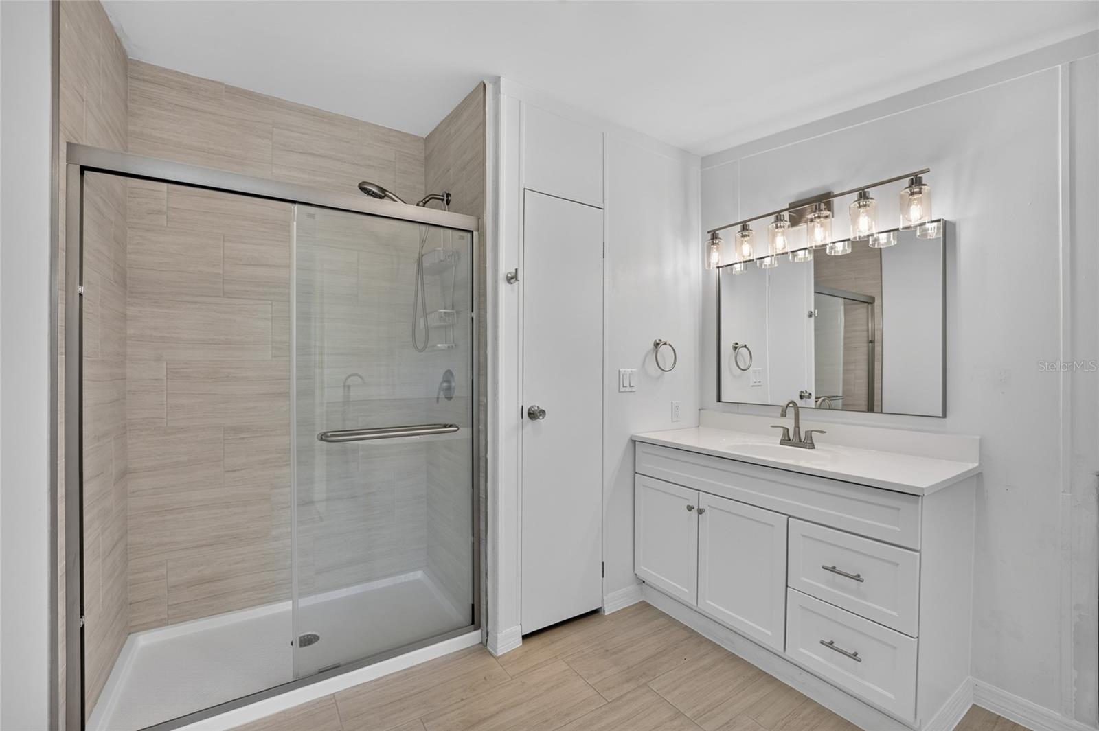 LAKE TROPICANA RANCHETTES - Residential