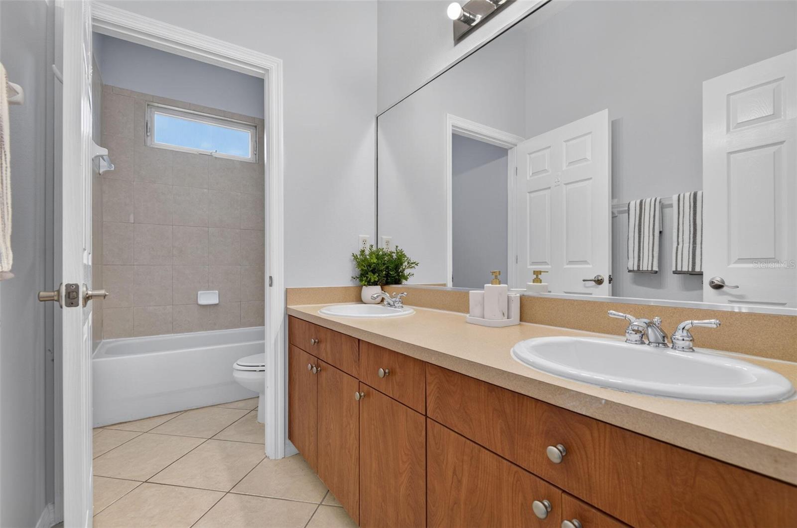 OYSTER BAYOU - Residential