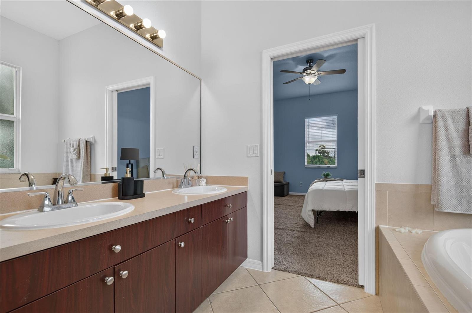 OYSTER BAYOU - Residential