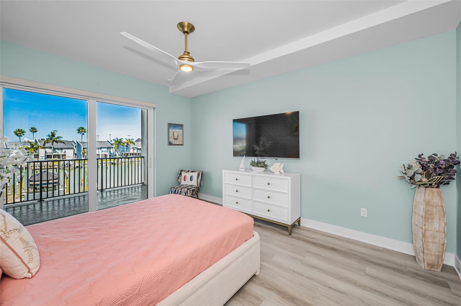 RESIDENCES AT TOWN CENTER CONDO - Residential