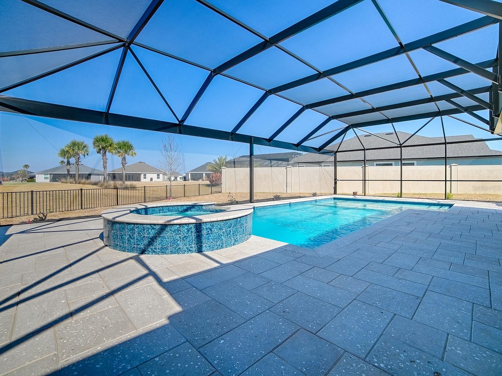 VILLAGES/SOUTHERN OAKS UN 206 - Residential