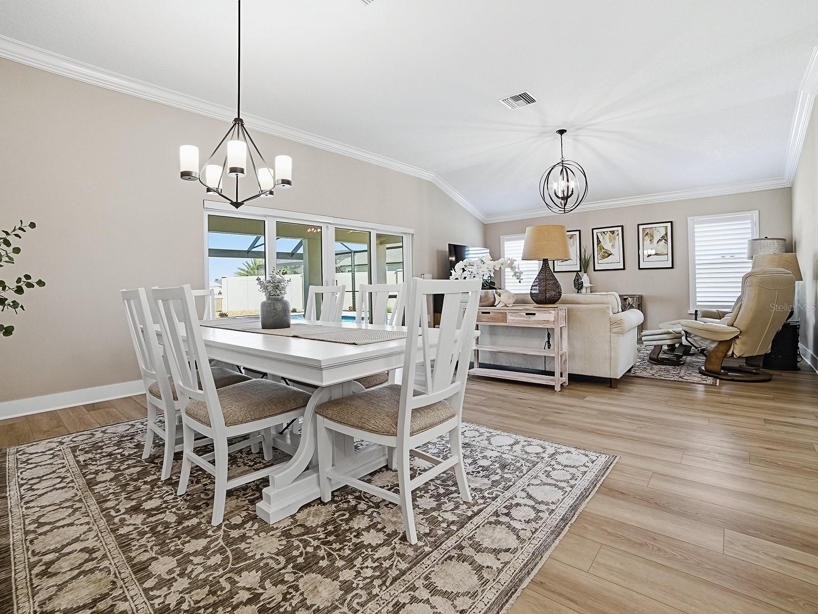 VILLAGES/SOUTHERN OAKS UN 206 - Residential