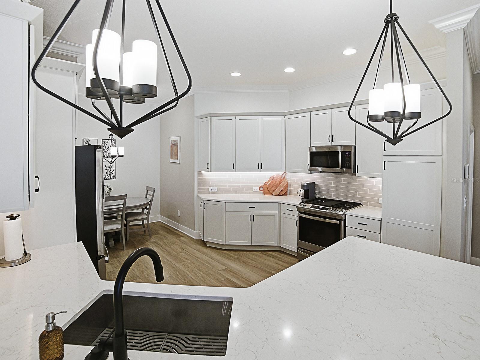 VILLAGES/SOUTHERN OAKS UN 206 - Residential