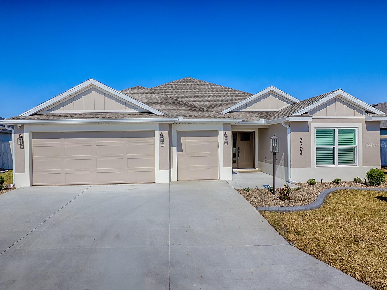 VILLAGES/SOUTHERN OAKS UN 206 - Residential