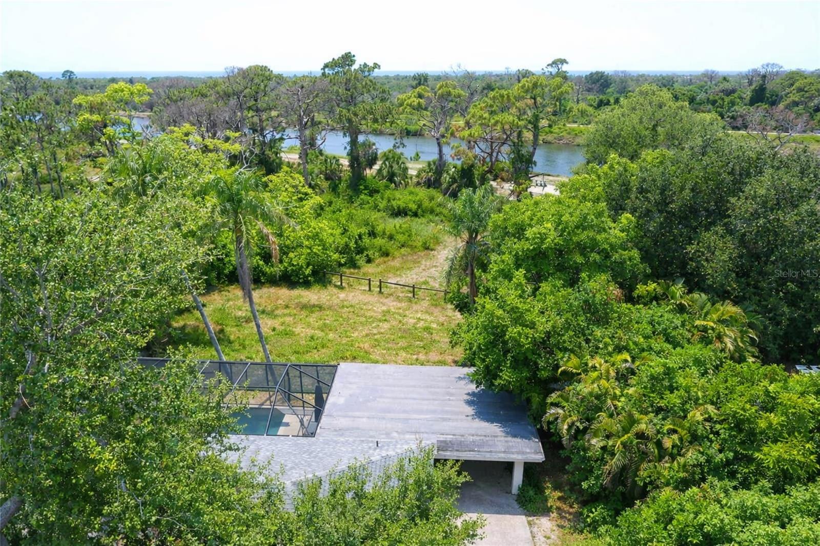 SOUTH VENICE - Residential