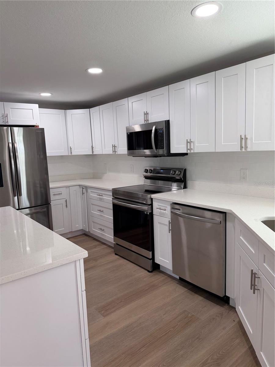 ZELLWOOD STATION - Residential