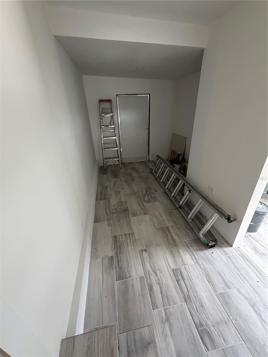 ZELLWOOD STATION - Residential