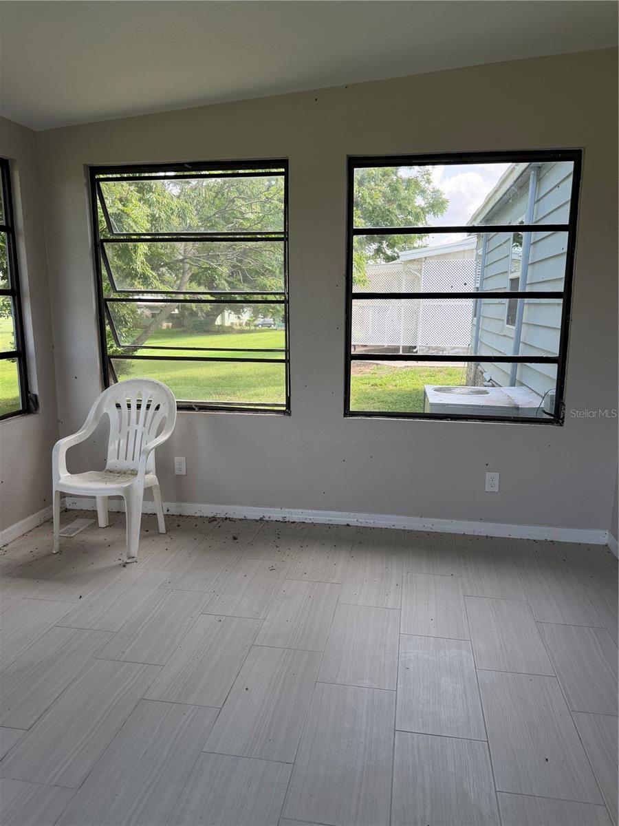 ZELLWOOD STATION - Residential