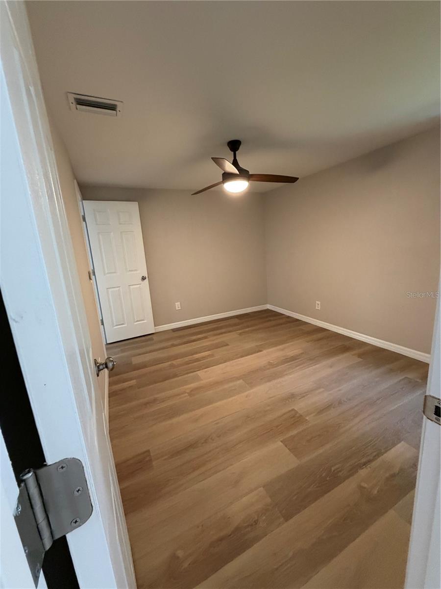 ZELLWOOD STATION - Residential