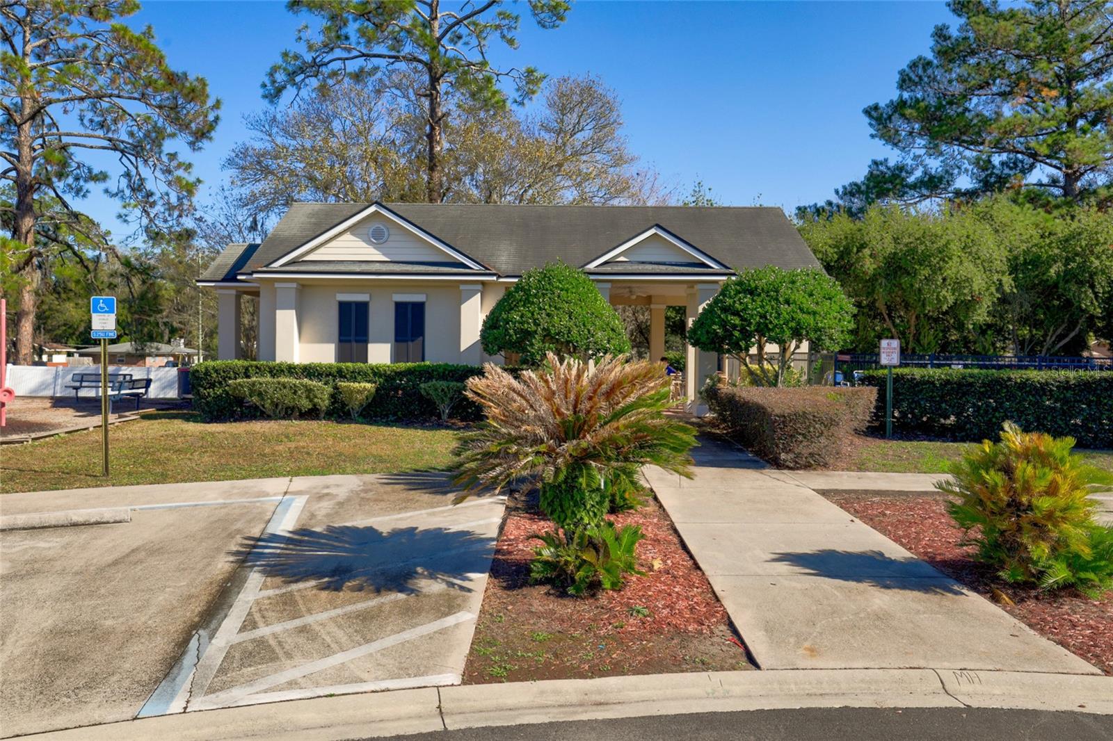 HERITAGE OAKS - Residential