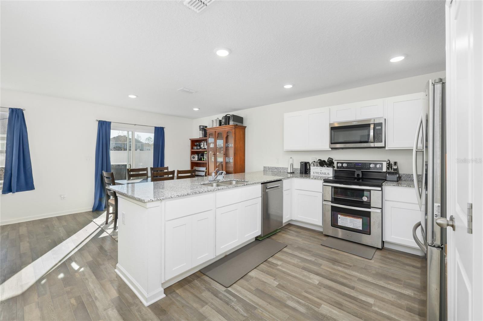 HERITAGE OAKS - Residential