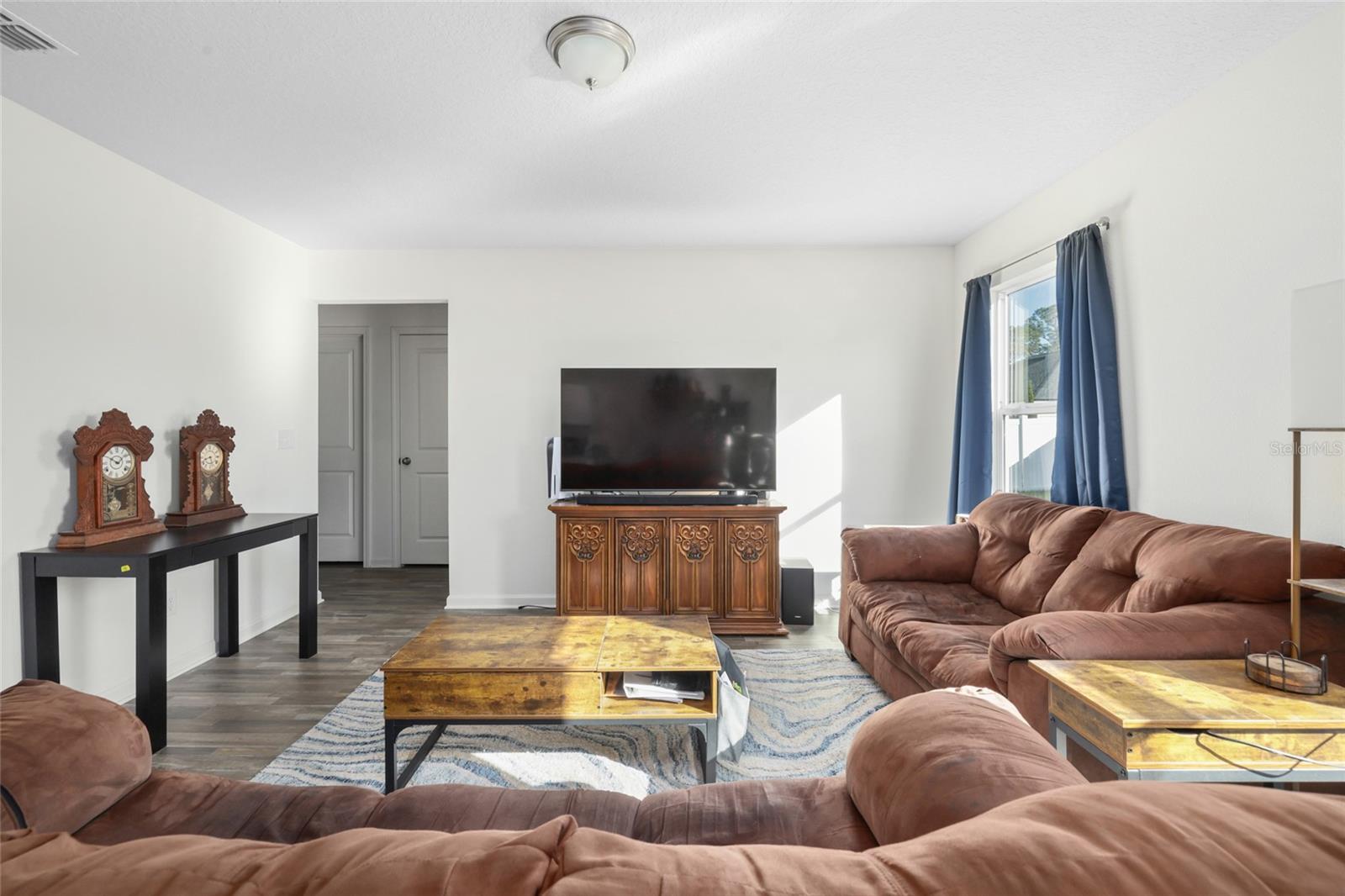 HERITAGE OAKS - Residential