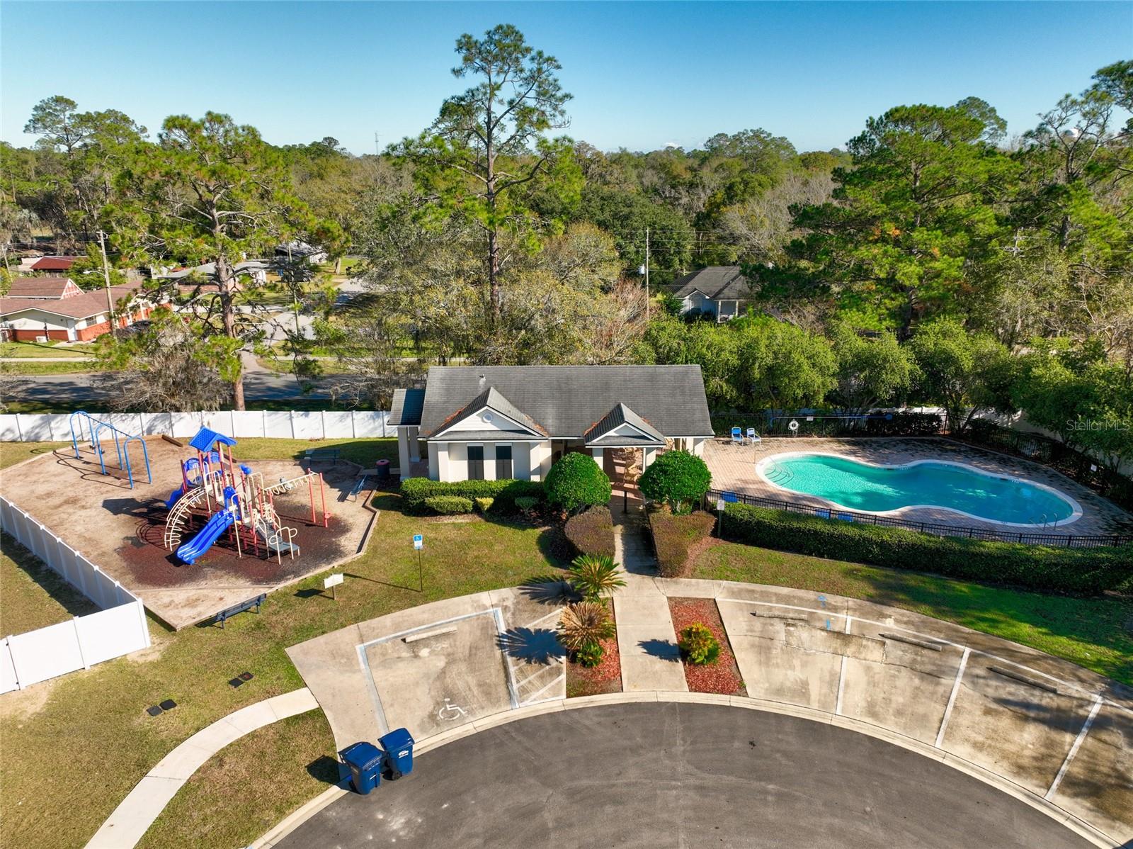 HERITAGE OAKS - Residential