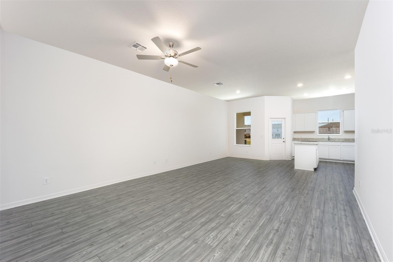 SOL VISTA - Residential Lease