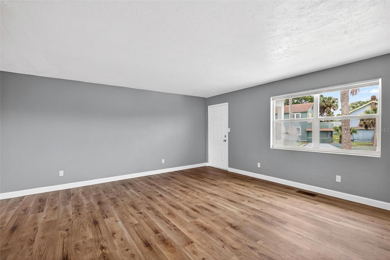 ESTATE DAYTONA - Residential Income