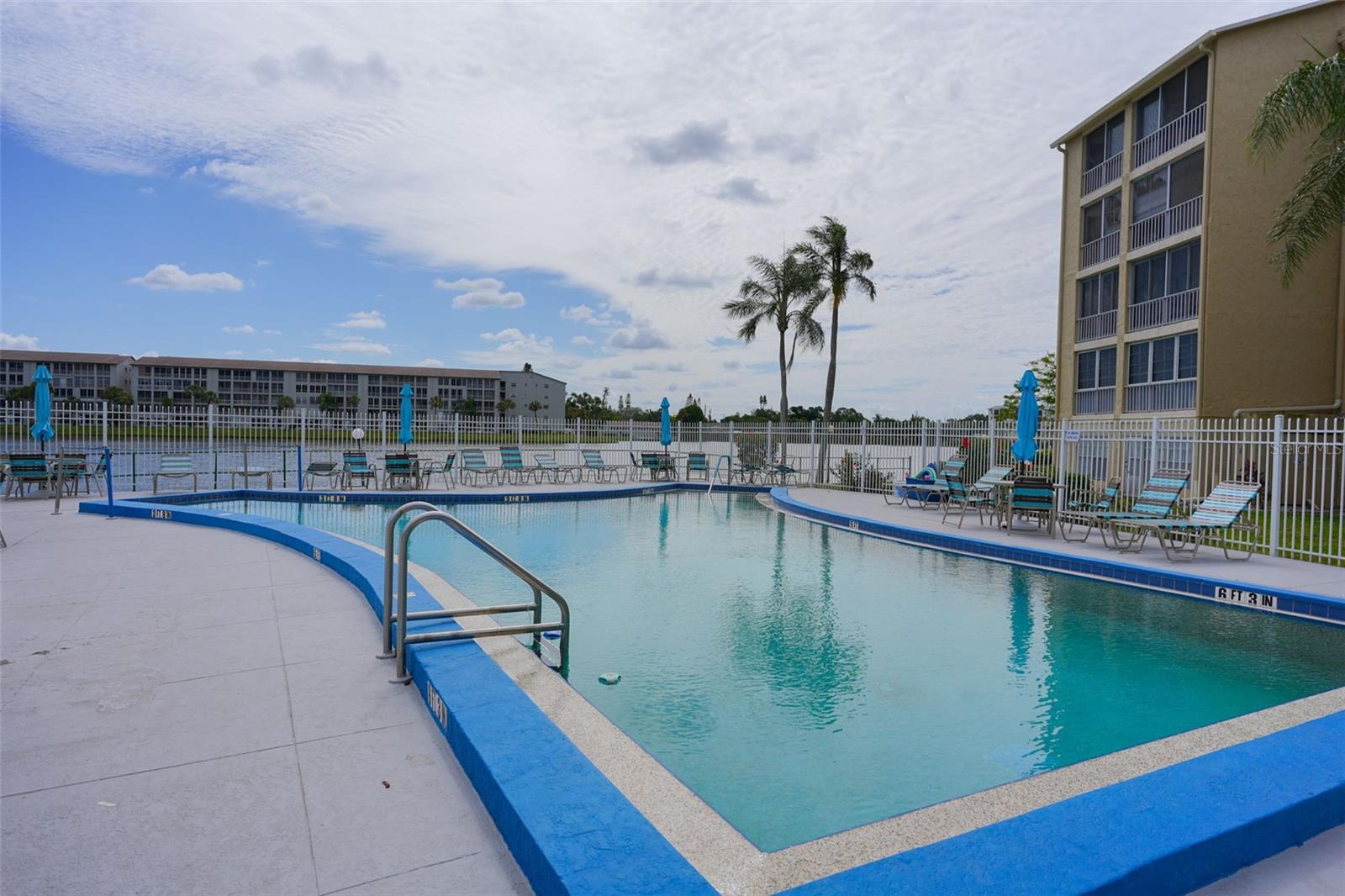 BAYSHORE ON THE LAKE APTS II SEC 2 - Residential