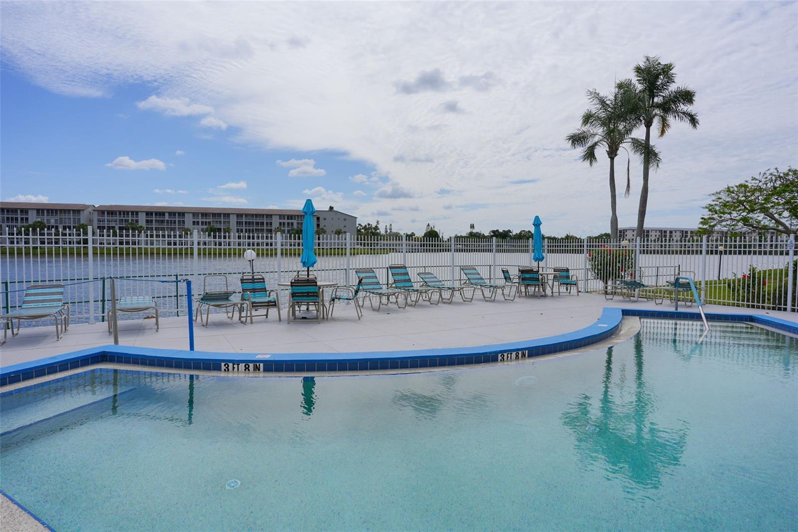 BAYSHORE ON THE LAKE APTS II SEC 2 - Residential