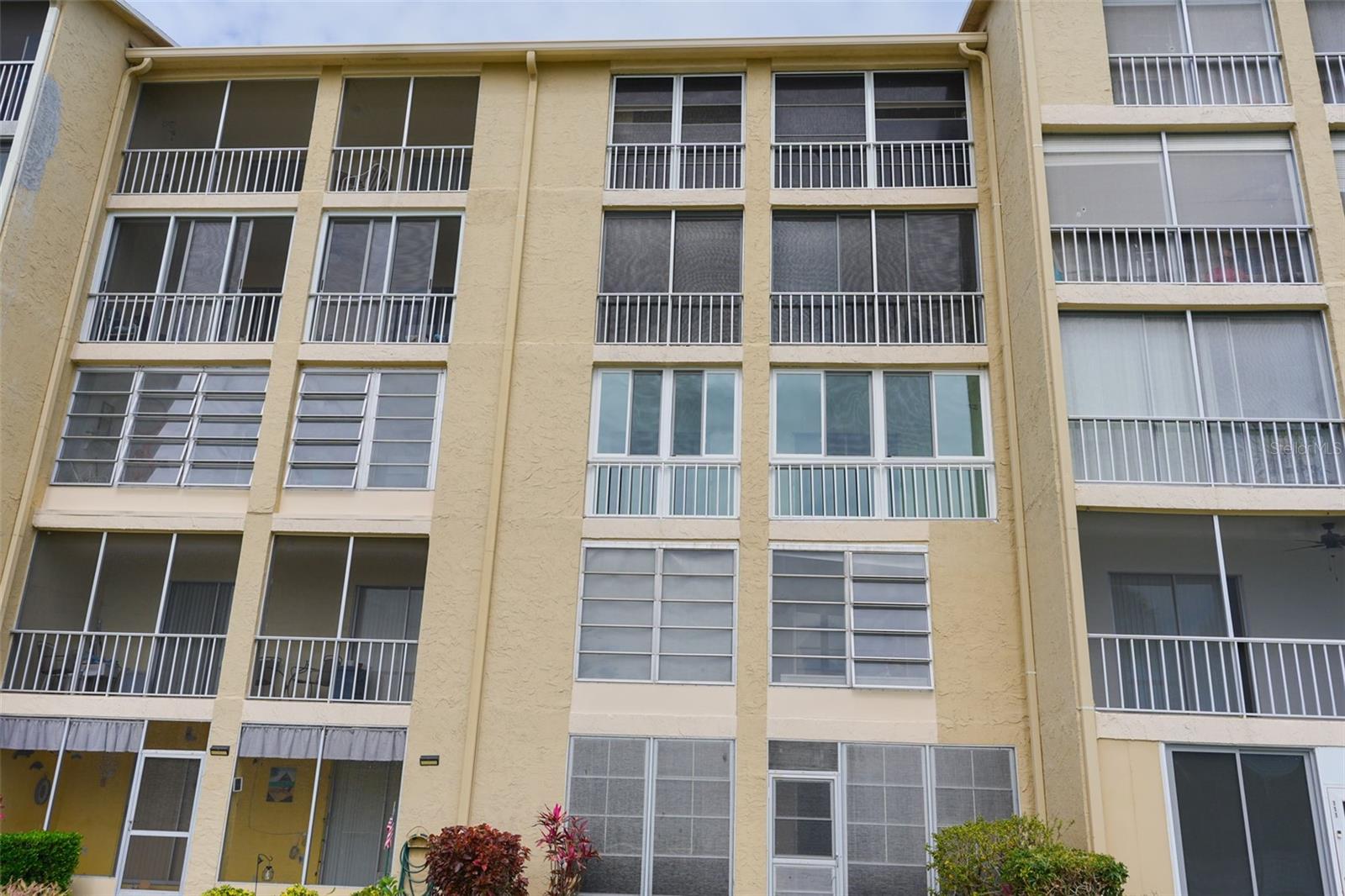 BAYSHORE ON THE LAKE APTS II SEC 2 - Residential