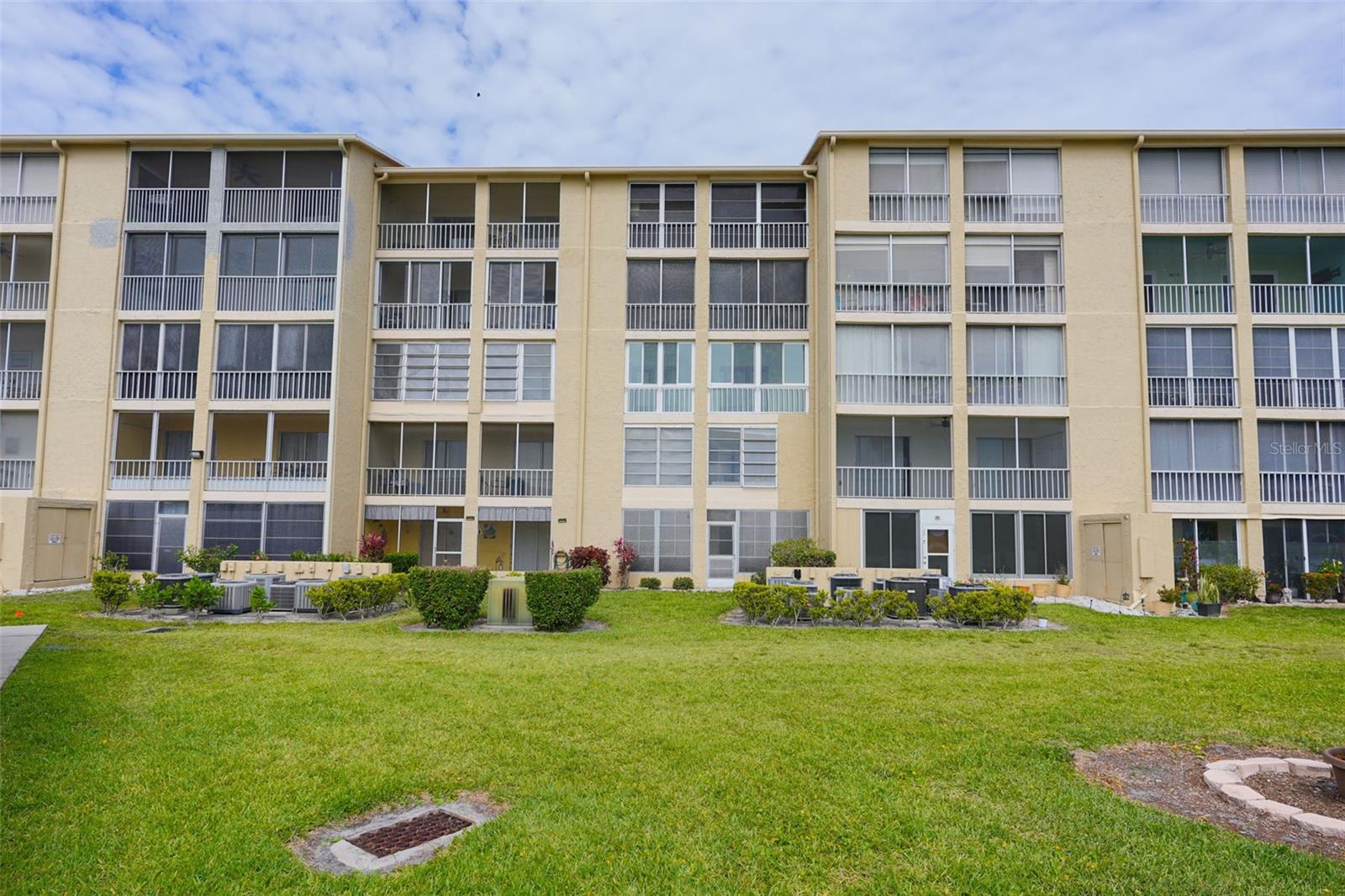 BAYSHORE ON THE LAKE APTS II SEC 2 - Residential