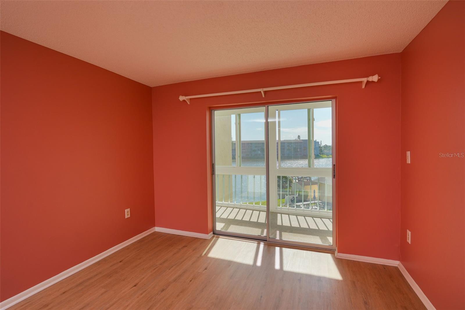 BAYSHORE ON THE LAKE APTS II SEC 2 - Residential