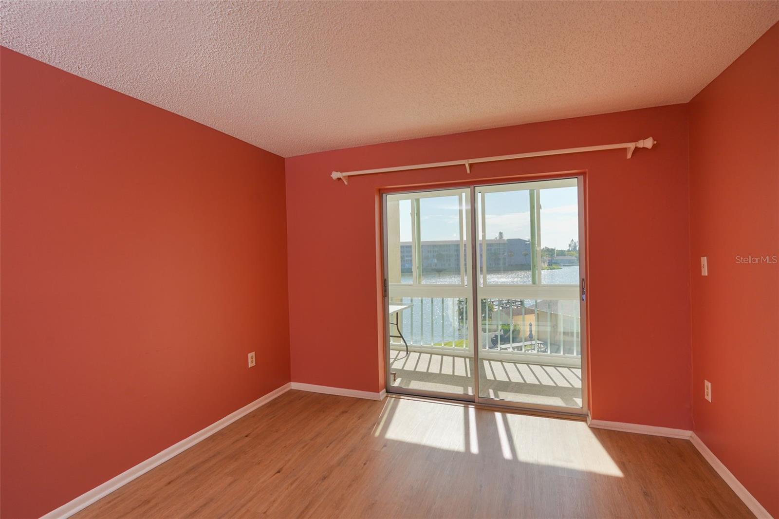 BAYSHORE ON THE LAKE APTS II SEC 2 - Residential