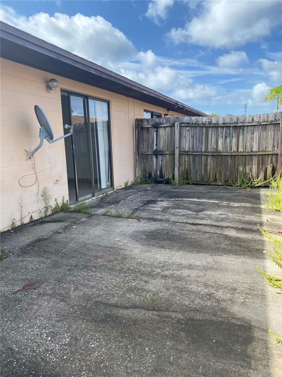CARIBBEAN VILLAS - Residential Lease