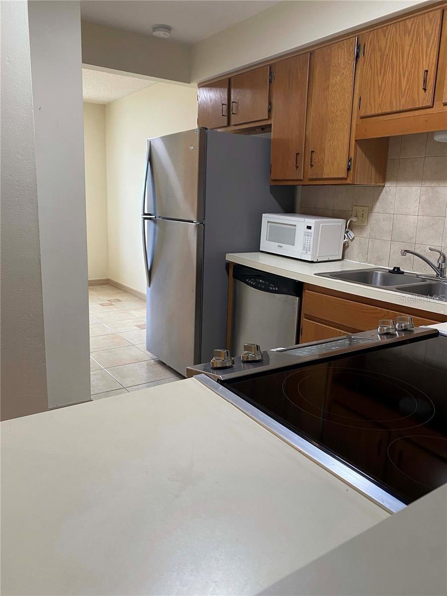 CARIBBEAN VILLAS - Residential Lease